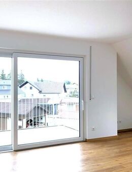 Charmante 3-Zimmer Dachgeschosswohnung in Rot a. d. Rot - Rot (Rot)