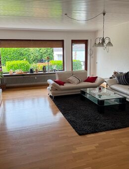 4 Zi. Wohng.+ Essz., Bad u. Gäste WC. 117qm Terrasse u. Gartenmitbenutzung in Ober-Mörlen - Ober-Mörlen