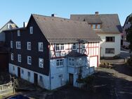 Wohnhaus mit vielseitig nutzbarer Scheune in Hatzfeld-Reddighausen - Hatzfeld (Eder)