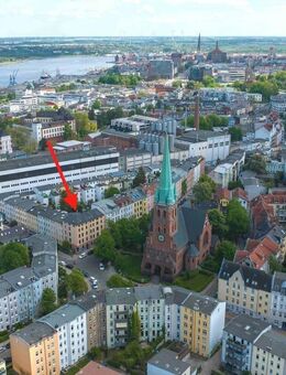 2 Zimmer, Küche mit EBK, Wannenbad, Balkon, Keller - Rostock