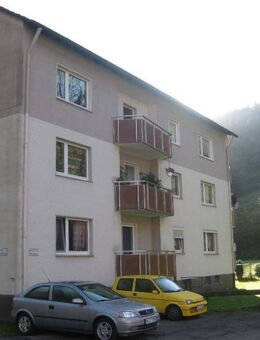 SOFORT FREI!!! KLEINE DREI-ZIMMER-WOHNUNG MIT BALKON - 59 QM WOHNFLÄCHE - Lüdenscheid