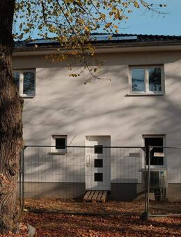 Erstbezug: moderne Stadtvilla mit geh. Innenausstattung und EBK in idyllischer Lage - Berlin