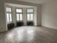 Lüdenscheid: Großzügige 2 1/2-Zimmer-Wohnung direkt am Sternplatz mit PKW-Stellplatz - Lüdenscheid