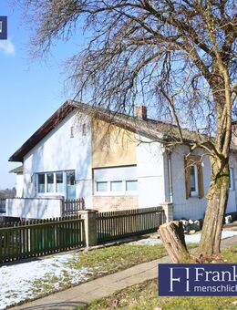 Charmantes Ein-/Zweifamilienhaus mit großem Garten, Garage & Carport – ideal für Familien! - Waldmünchen