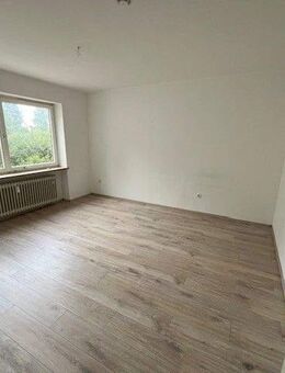 2-Zimmer-Wohnung - Balkon - perfekt für Paare oder Singles - Selb