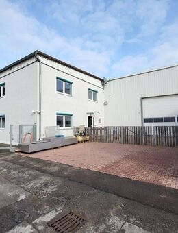 Direkt an der B16: Wohn-/Geschäftshaus mit Halle - Saal (Donau)