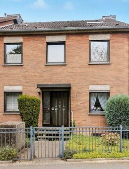 Düsseldorf-Gerresheim - Gepflegtes Reihenmittelhaus mit drei Einheiten in ruhiger Lage - Düsseldorf