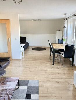 Hübsche und große 2 ZKB Wohnung mit Balkon im 1.OG - Eutin