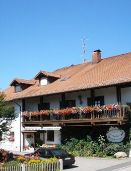 Dachterrrassenwohnung - charmant und hochwertig mit Blick ins Grüne - Waldkirchen
