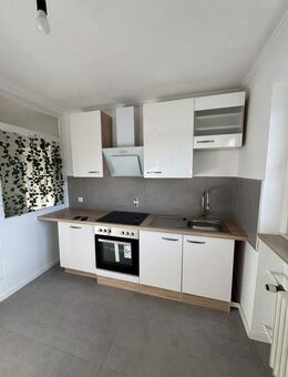 Erstbezug nach Sanierung, 3-Zimmer mit Küche, Balkon und Blick ins Grüne. - Lüdenscheid