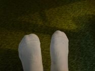 Getragene weiße Socken - Rheinstetten