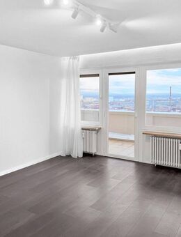 Renovierte 2-Zimmer-Wohnung mit großer Loggia und Stellplatz - sofort bezugsfrei (Provisionsfrei) - Schweinfurt