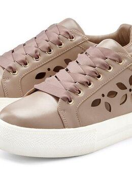 LASCANA Sneaker mit kleinen Cut-Outs, Schnürhalbschuhe, Freizeitschuhe VEGAN