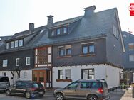 Attraktiv und familienfreundlich! Zweifamilienhaus in zentraler Lage von Winterberg-Stadt - Winterberg