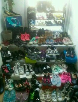 Schuhe%über 220 paar+mehr♡+5Socken neu konvult19-45+regal+Zubehör alles - Aalen