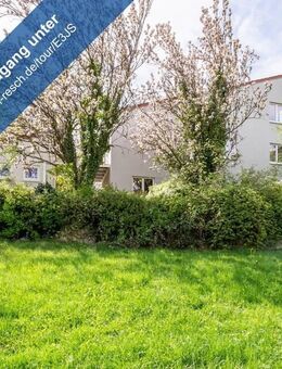 S-Klasse Villa mit Hallenbad und uneinsehbarem Garten in Passau-Haidenhof - 1.993 m² Grund - Passau