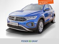 VW T-Roc, 1.5 TSI Life APP, Jahr 2023 - Bernburg (Saale)