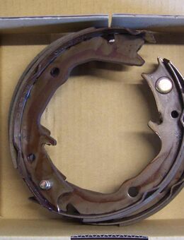 MB950211 Bremsbackensatz hinten Mitsubish diverse Modelle - Hannover Vahrenwald-List