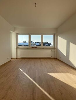 schöne, renovierte 3-Zi-Whg. mit Bergblick - 4. OG OHNE Aufzug - Traunreut