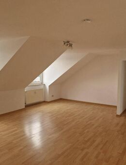 großzügige 3 Zimmer Dachgeschosswohnung - Hameln