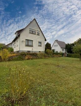 Freistehendes Einfamilienhaus auf wunderschönem Eckgrundstück in ruhiger Lage von KS-Forstfeld - Kassel