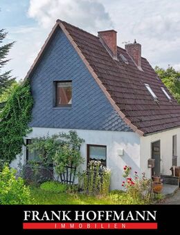 Modernisierungsbedürftiges Einfamilienhaus mit Platz für die ganze Familie auf großem Grundstück - Kaltenkirchen