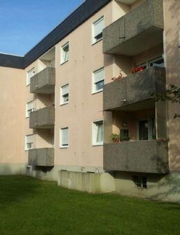 **ruhige 2-Zimmer-Wohnung mit Balkon in Quadrath-Ichendorf mit Heizung**Top-Mietkonditionen** - Bergheim (Nordrhein-Westfalen)