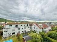 Traumhafte Aussicht über Weinstadt! 3 Zimmer Wohnung mit Balkon und Garage! - Weinstadt
