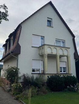 /// 2 Familienhaus in gesuchter Wohnlage mit großzügigem Grundstück von Kassel Oberzwehren /// - Kassel