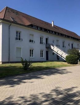 helle Wohnung mit Balkon und Stellplatz - Oschatz