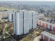 Gute Gelegenheit: Vermietete 4-Zi.-ETW mit Balkon, Stellplatz und Panoramablick nahe Gärten der Welt - Berlin