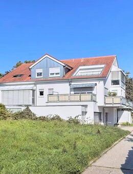 PROVISIONSFREI - Stilvolle Wohnung mit Blick ins Grüne, großem Balkon und Garage - Pforzheim