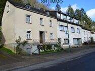 Zwei Häuser mit Garagen und Werkstatt, nur 200 m bis Luxemburg - Roth (Our)