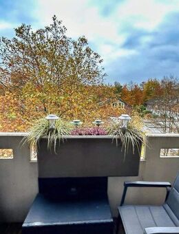 Zentral in Alt-Erkrath! 3-Raum-Wohnung mit herrlichem Weitblick und PKW-Stellplatz - Erkrath (Fundort des Neanderthalers)