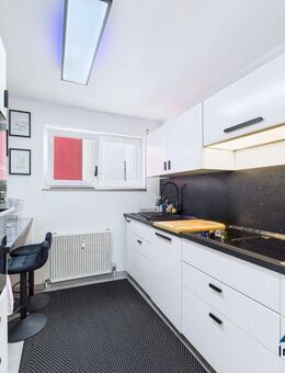 2023 RENOVIERT! Sehr schöne, moderne 3 Zi.-Whg. in Top-Lage, neue Küche, Balkon, Stpl, Keller ! - Steinheim (Murr)