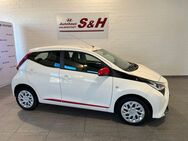 Toyota Aygo x 1,0 Allwetter 1.Hand Klima Bluetooth USB - Halberstadt