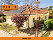 Schönes Einfamilienhaus mit großzügigem Grundstück und Naturschwimmteich - Stahnsdorf