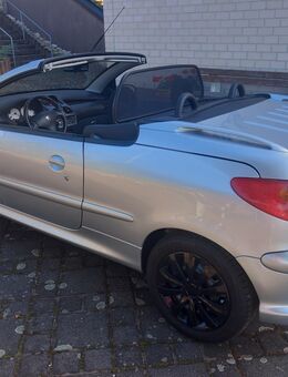 Peugeot 206 CC , TÜV , Inspektion neu , Klima neu befüllt - Zwickau
