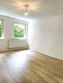 Bremen-Neue Vahr Nord: Bezugsfertige, helle Eigentumswohnung mit Ausblick ins Grüne in ruhiger Lage - Bremen