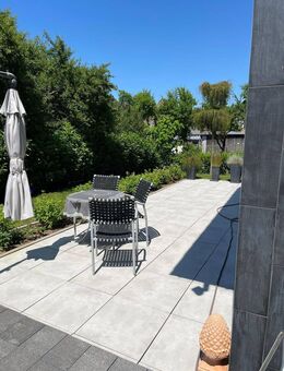 Modernes Einfamilienhaus mit Doppelgarage und großer Terrasse in Oberschwarzach, OT. Zwischen Würzburg, Schweinfurt, Bamberg. - Oberschwarzach