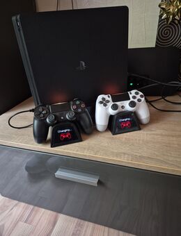 PS 4 Slim 1 TB mit zwei Controllern und vier Spiele - Castrop-Rauxel