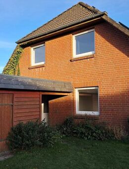 Sofort frei! Gepflegte 4-Zi-DHH mit schönem Garten, Terrasse, Carport in ruhiger Lage mit PV-Nutzung - Oeversee
