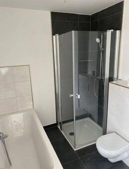 Zentral gelegene und neu sanierte Wohnung im 2.OG zu vermieten! - Zeitz