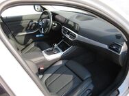 BMW 318 i Touring Aut. Sport Line LED*NAVI**KLIMAAUTO*PDC*SHZ - Nünchritz