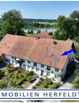 Zwei Wohnungen mit 218,5 m² sowie 187,5 m² Nutzfläche inkl. Ausbauflächen/Atelier, Garten &Lechblick - Vilgertshofen