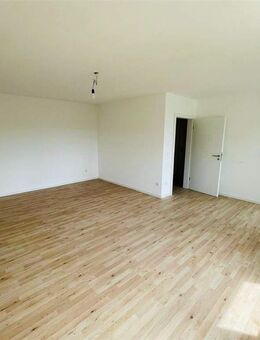 Sanierte 1-Zimmer-Wohnung mit hellen Zimmern & Balkon in Hamm - Hamm (Sieg)