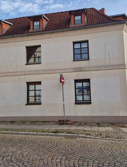 Einfamilienhaus mit Einliegerwohnung und Carport in Oschersleben. - Oschersleben (Bode)