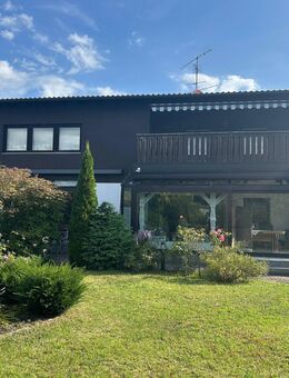 Einfamilienhaus mit Einliegerwohnung, großem Grundstück, Sauna und Indoorpool - Röthenbach (Pegnitz)
