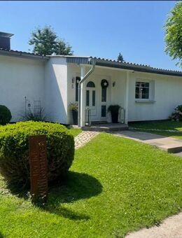 Bungalow mit 135 qm Wohnfläche und Keller in bester Lage - Horn-Bad Meinberg