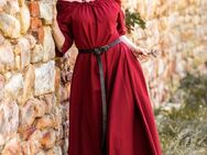 Mittelalterliches bodenlanges Kurzarmkleid in Rot - Wuppertal